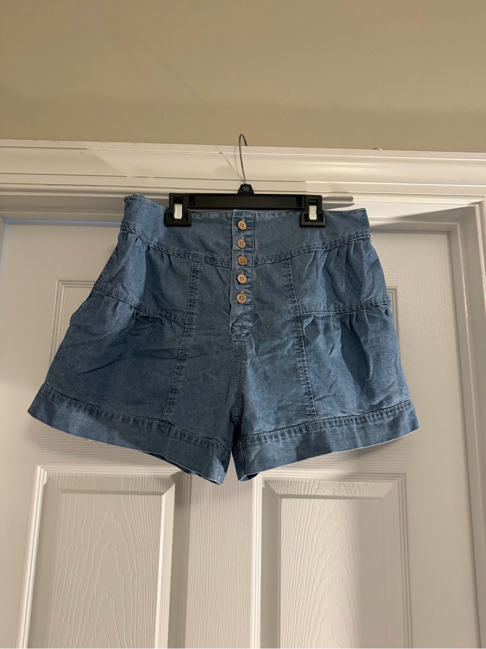 High-Waist Denim Button-Front Women’s Shorts - Light Blue